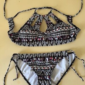 Women’s Cupshe Bikini Size L New W/O Tags